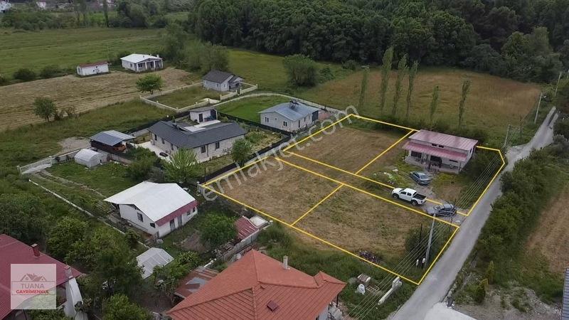 Tuana Emlak'Tan Yangı Çayırköyde 700M² Hisseli Tarla