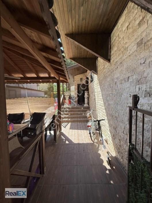 Sahile 2 Dk | Zemin Katta Odalı Tek Müstakil 3+1 — fotoğraf 8
