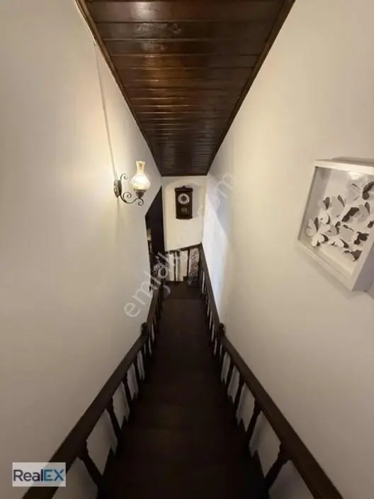 Sahile 2 Dk | Zemin Katta Odalı Tek Müstakil 3+1 — fotoğraf 11