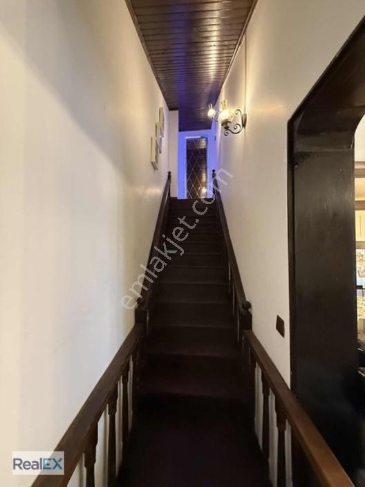 Sahile 2 Dk | Zemin Katta Odalı Tek Müstakil 3+1 — fotoğraf 18