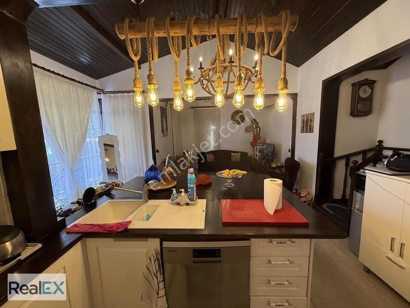 Sahile 2 Dk | Zemin Katta Odalı Tek Müstakil 3+1 — fotoğraf 27