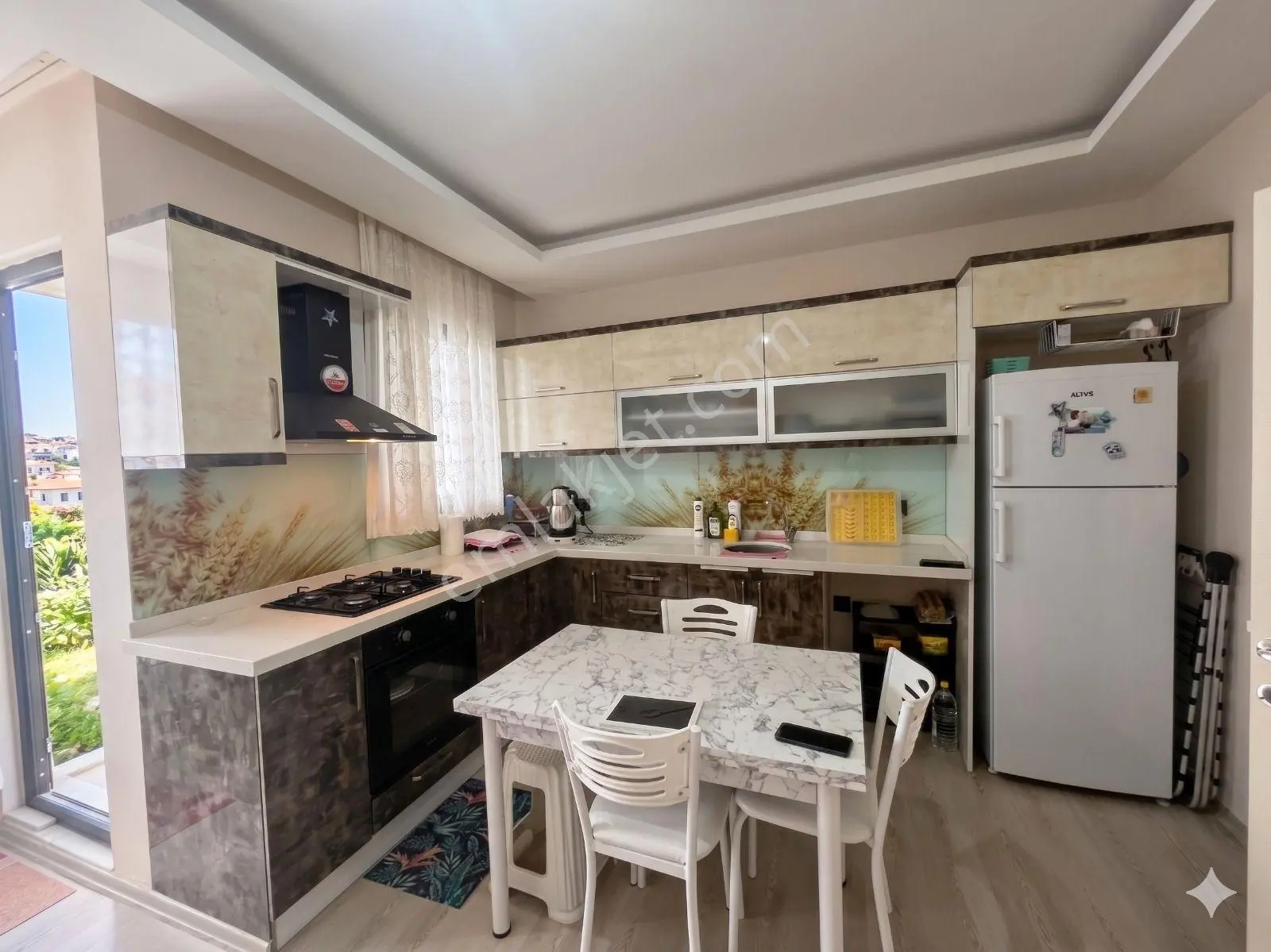 Güç'ten Akçay'da Haftanın Fırsatı Yüksek Kredili Ön Cephe Asansörlü Şık Satılık 1+1 Daire — fotoğraf 2