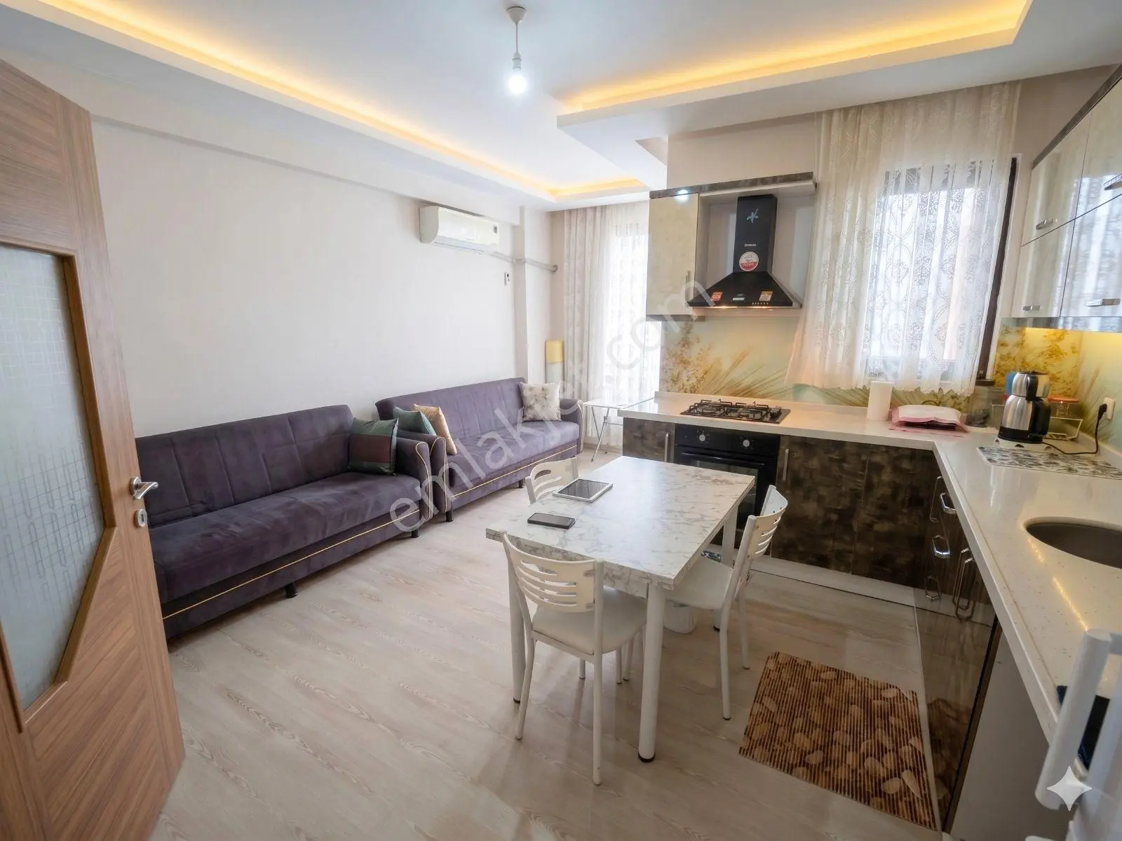 Güç'ten Akçay'da Haftanın Fırsatı Yüksek Kredili Ön Cephe Asansörlü Şık Satılık 1+1 Daire — fotoğraf 3