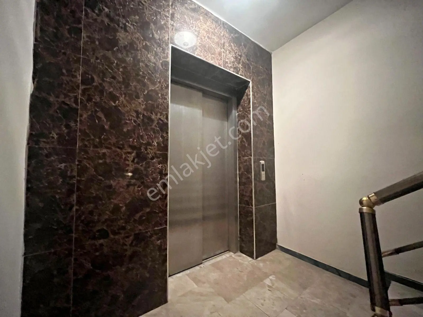 Güç'ten Akçay'da Haftanın Fırsatı Yüksek Kredili Ön Cephe Asansörlü Şık Satılık 1+1 Daire — fotoğraf 10