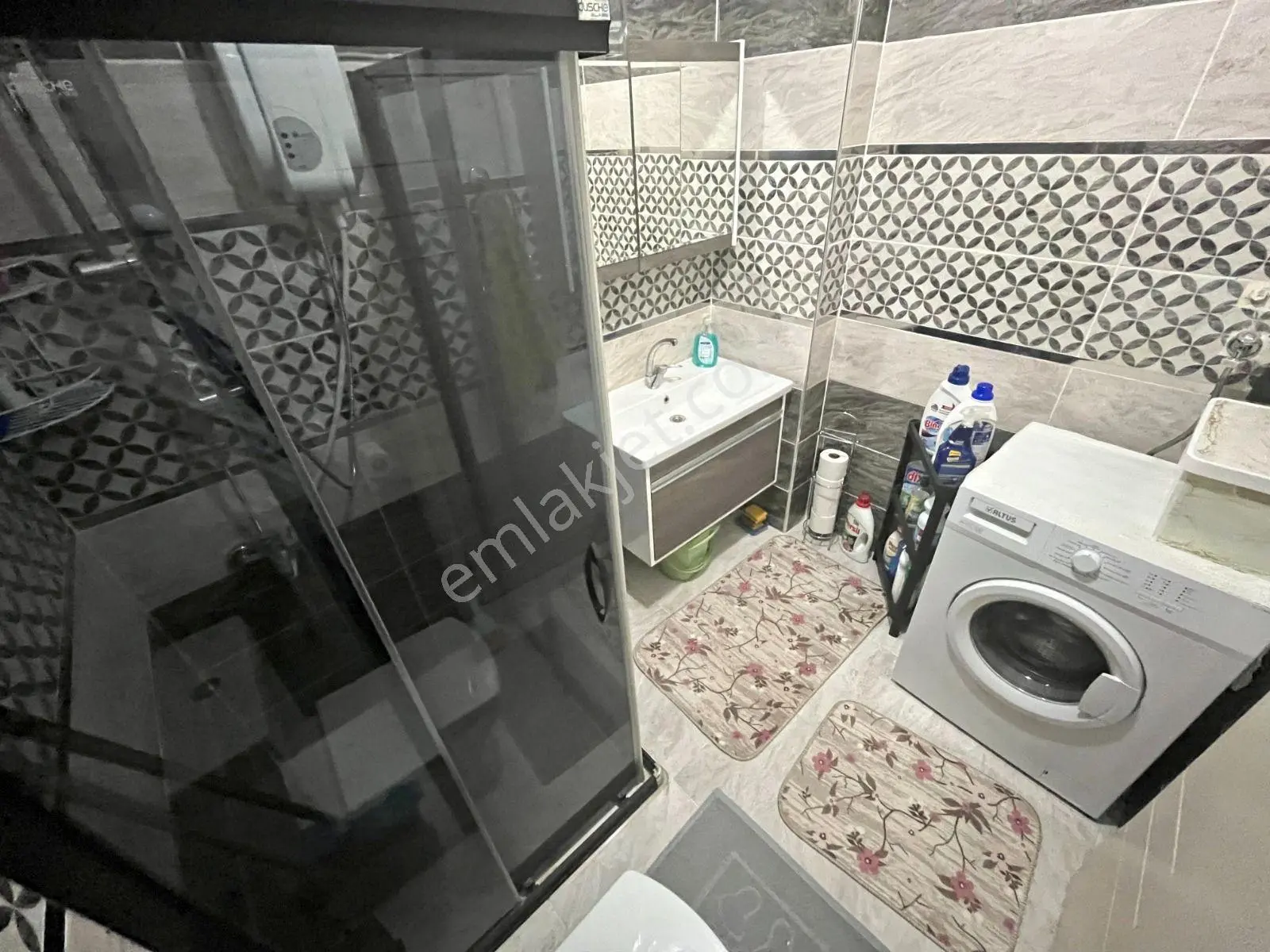 Güç'ten Akçay'da Haftanın Fırsatı Yüksek Kredili Ön Cephe Asansörlü Şık Satılık 1+1 Daire — fotoğraf 23