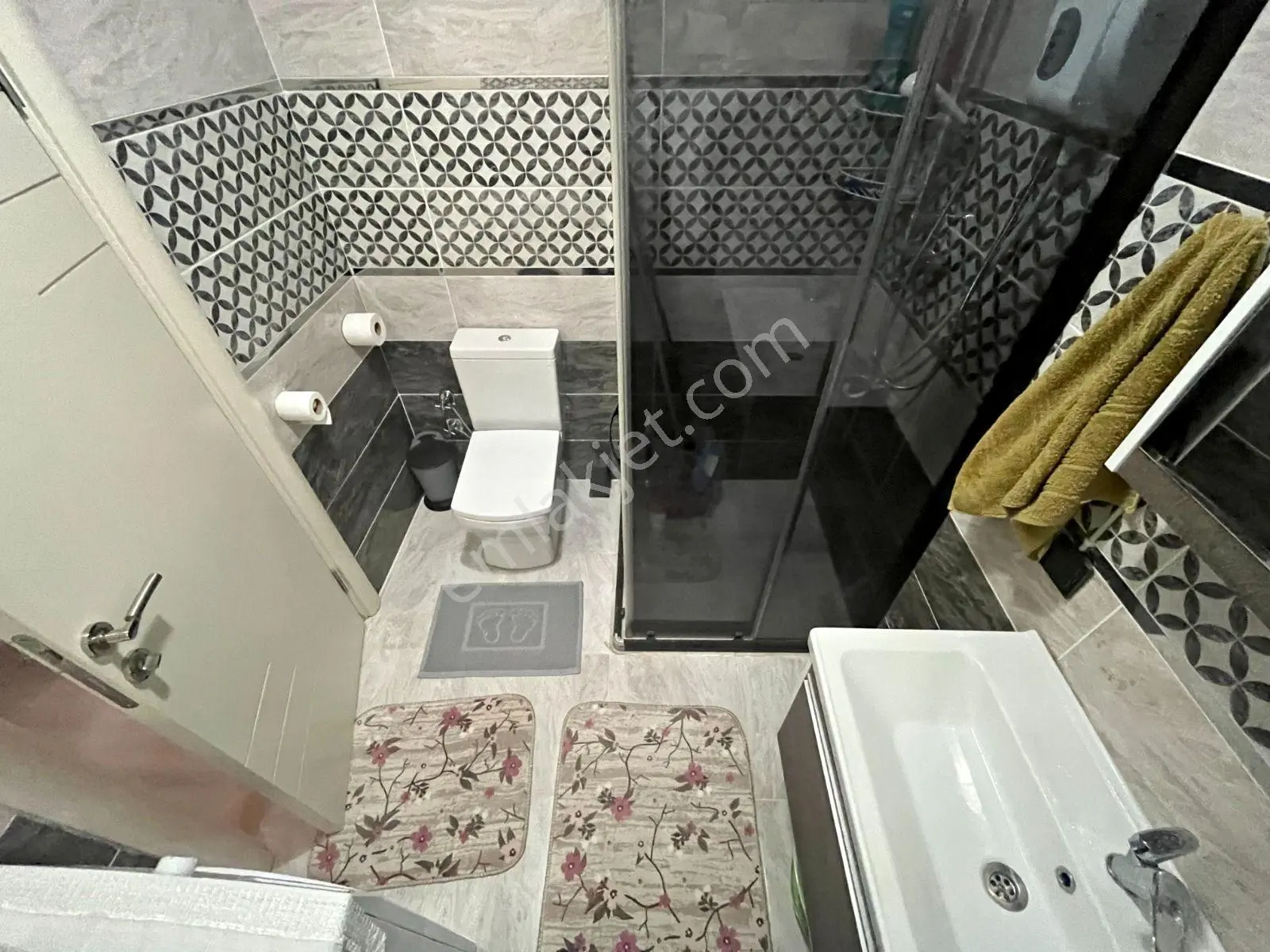 Güç'ten Akçay'da Haftanın Fırsatı Yüksek Kredili Ön Cephe Asansörlü Şık Satılık 1+1 Daire — fotoğraf 29