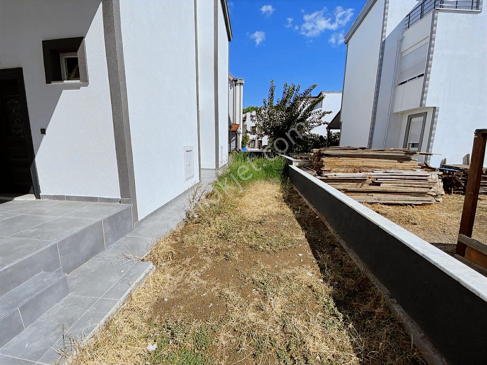 Dağlı !gayrimenkul'den 3+1 Denize 100 Metre Fırsat Villa ! — fotoğraf 6