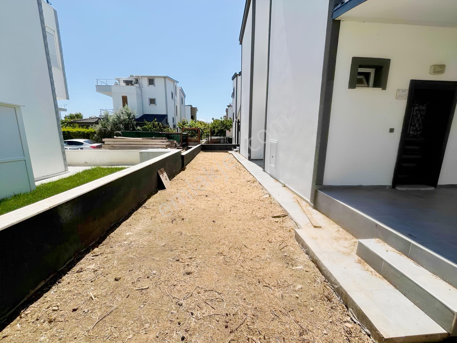 Dağlı !gayrimenkul'den 3+1 Denize 100 Metre Fırsat Villa ! — fotoğraf 7