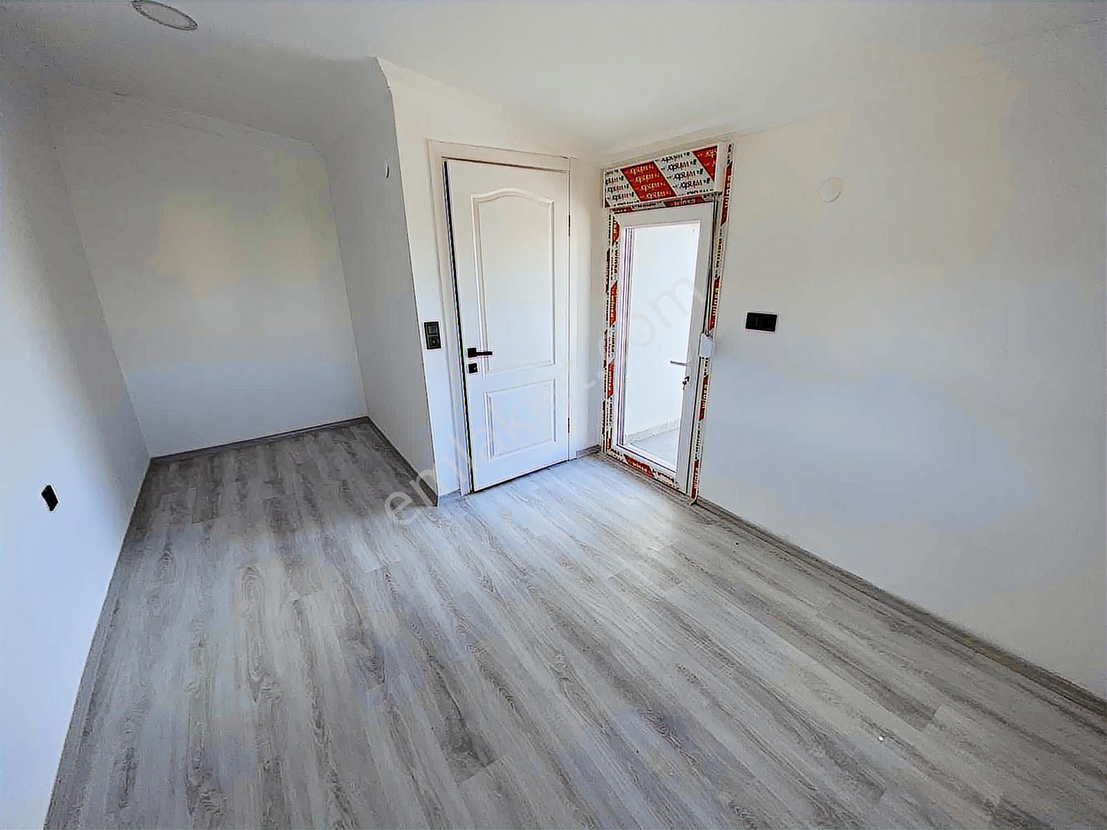 Dağlı !gayrimenkul'den 3+1 Denize 100 Metre Fırsat Villa ! — fotoğraf 20