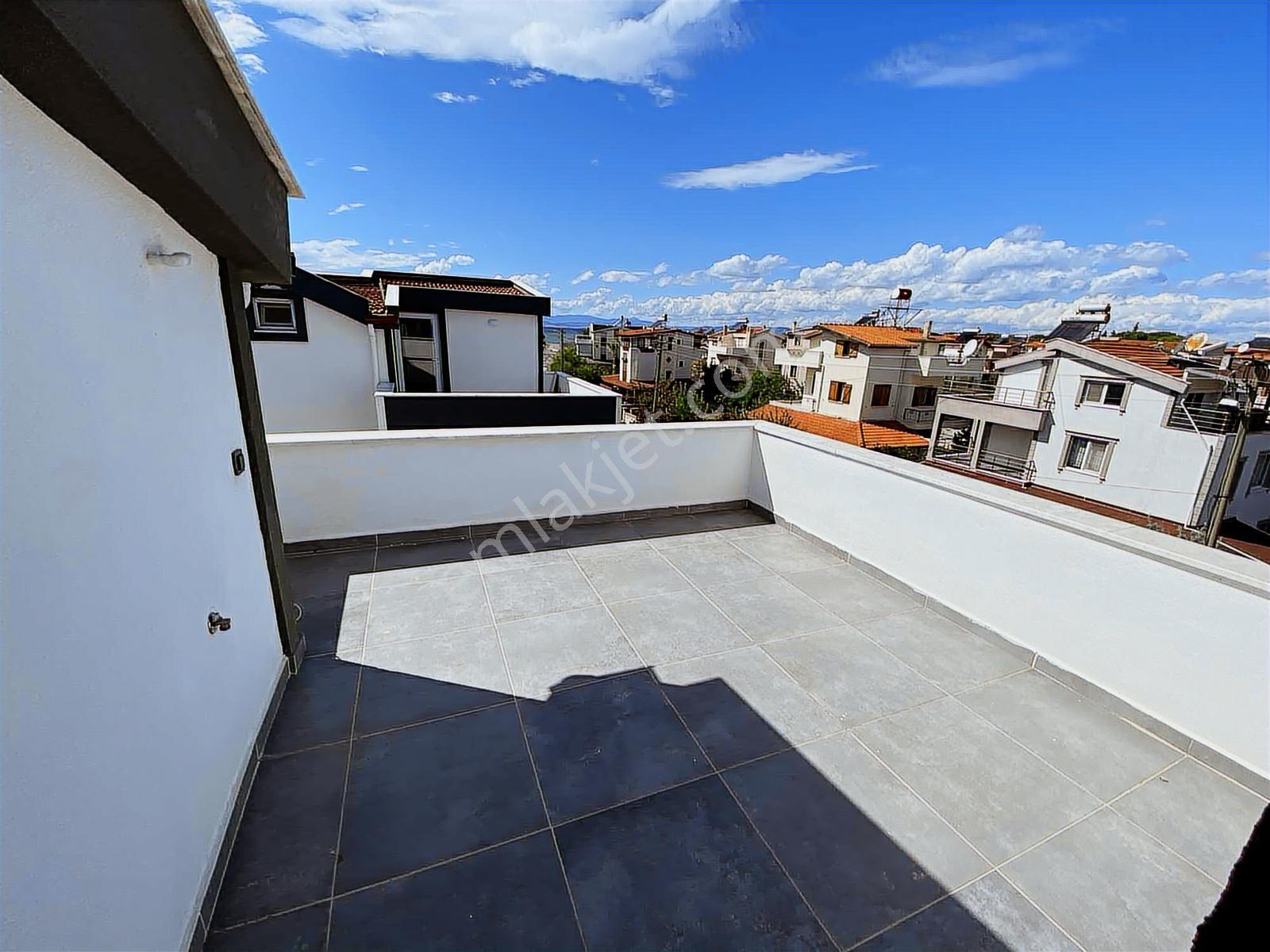 Dağlı !gayrimenkul'den 3+1 Denize 100 Metre Fırsat Villa ! — fotoğraf 24