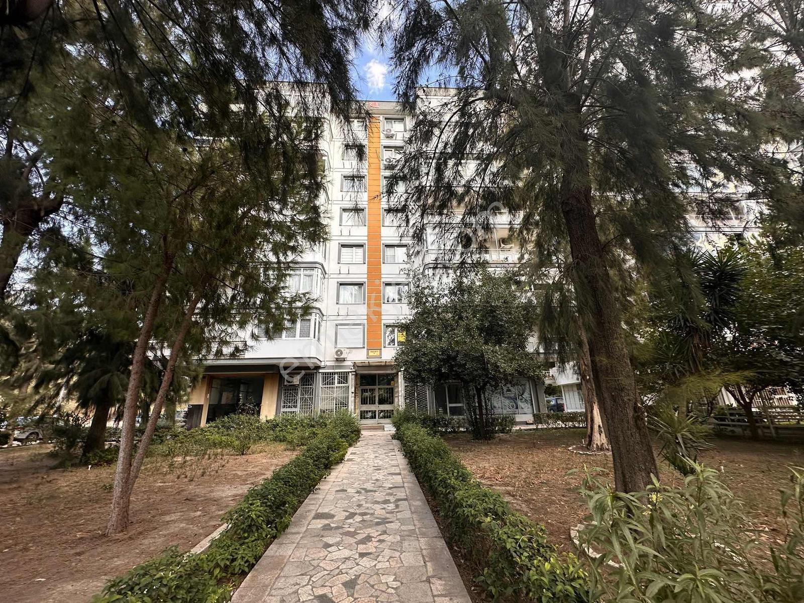 Bayraklı Osmangazi De Asansörlü Binada 3+1 Satılık Daire — fotoğraf 3