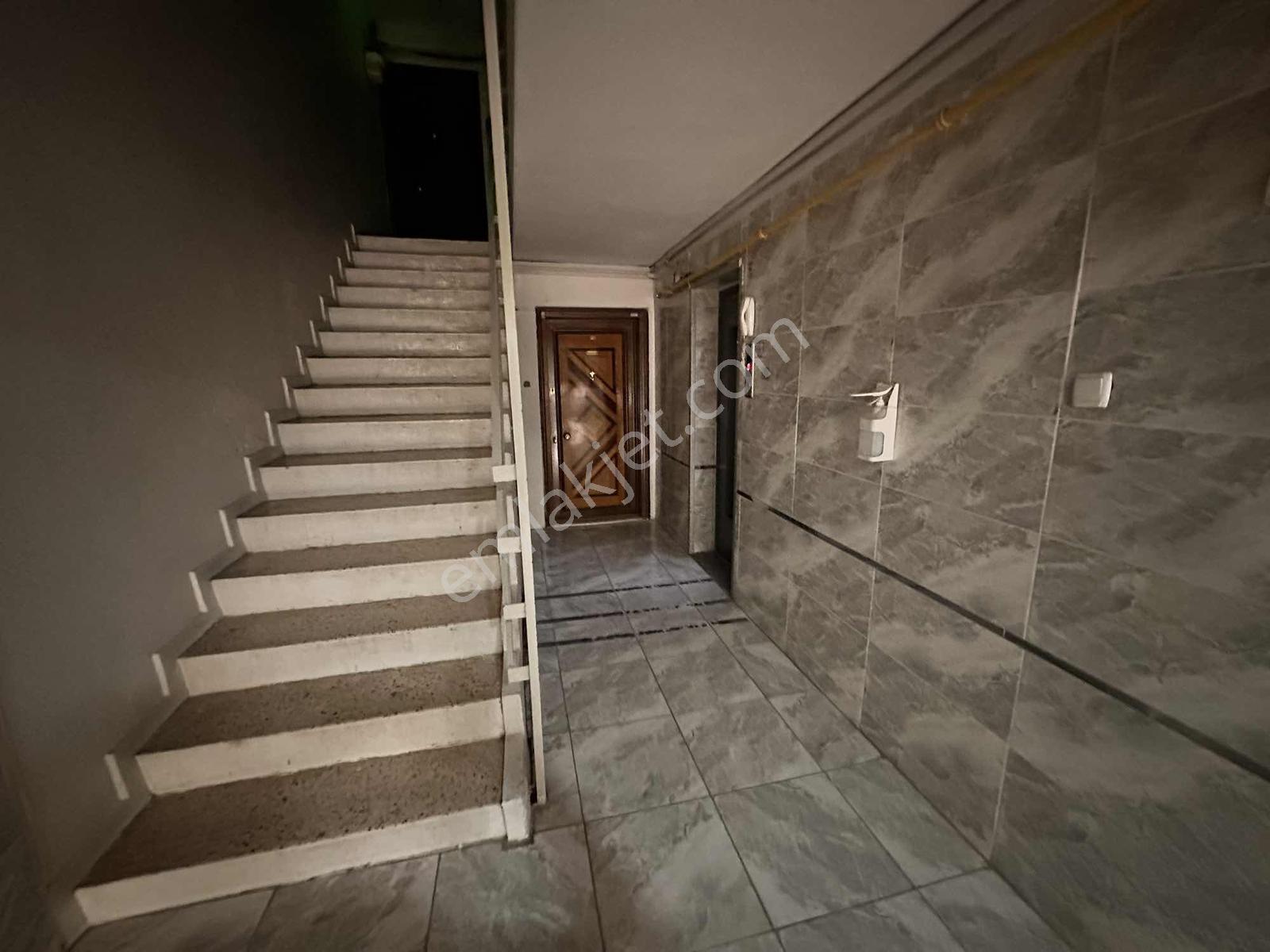 Bayraklı Osmangazi De Asansörlü Binada 3+1 Satılık Daire — fotoğraf 6
