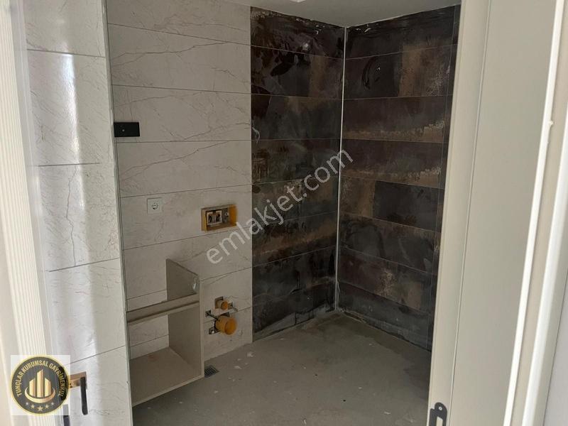 Üçkuyular Karakol Civarında Satılık Lüx 3+1 Daireler — fotoğraf 4