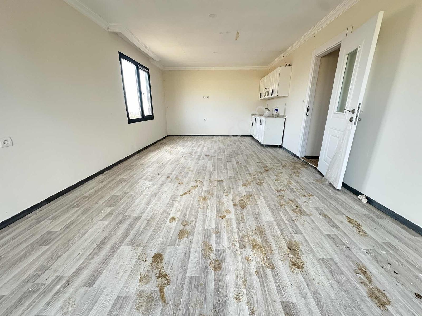 Çeşmelide 140 M² Arsa İçerisinde Geniş Verandalı 1+1 Satılık — fotoğraf 2