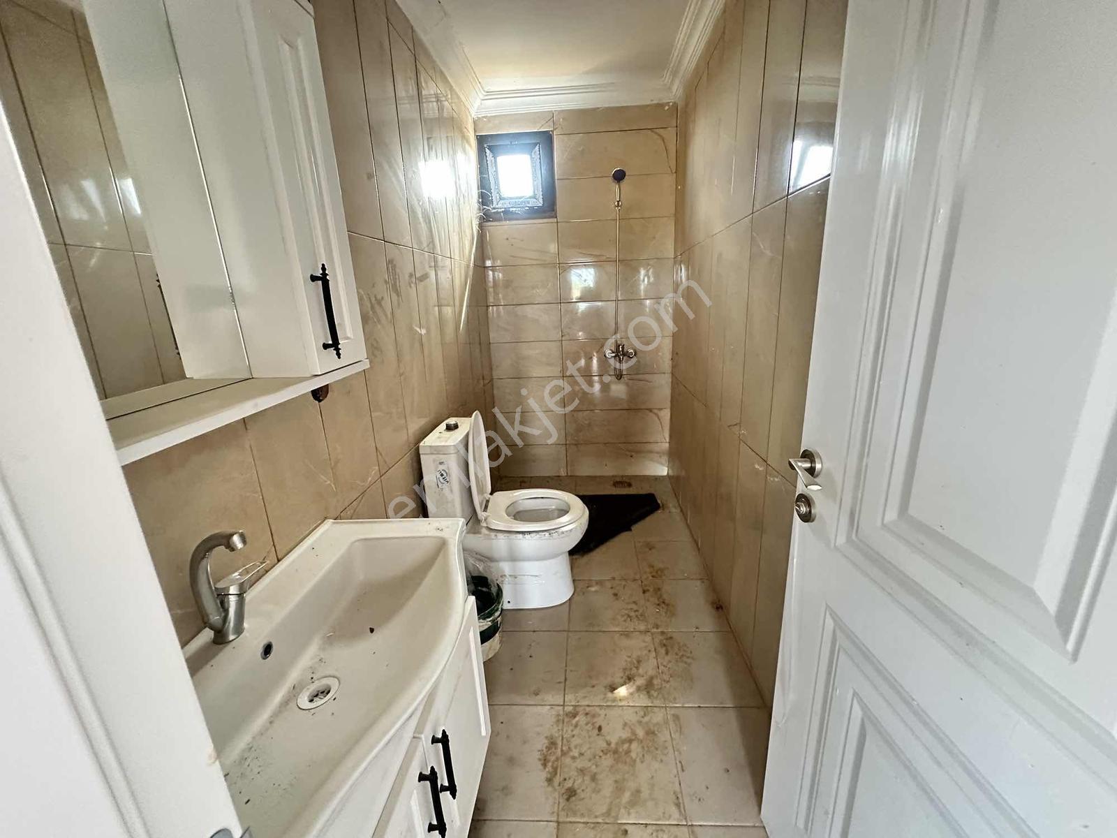 Çeşmelide 140 M² Arsa İçerisinde Geniş Verandalı 1+1 Satılık — fotoğraf 4