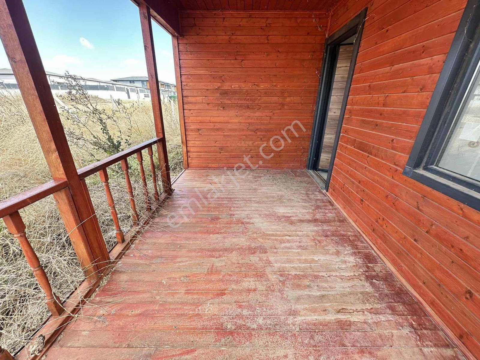 Çeşmelide 140 M² Arsa İçerisinde Geniş Verandalı 1+1 Satılık — fotoğraf 8