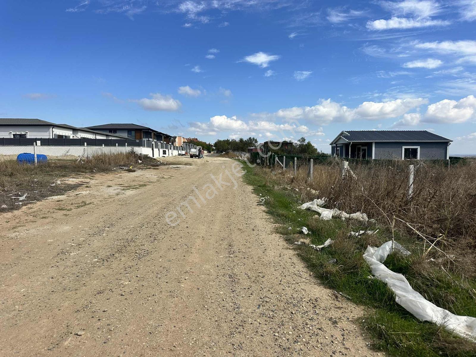 Çeşmelide 140 M² Arsa İçerisinde Geniş Verandalı 1+1 Satılık — fotoğraf 12