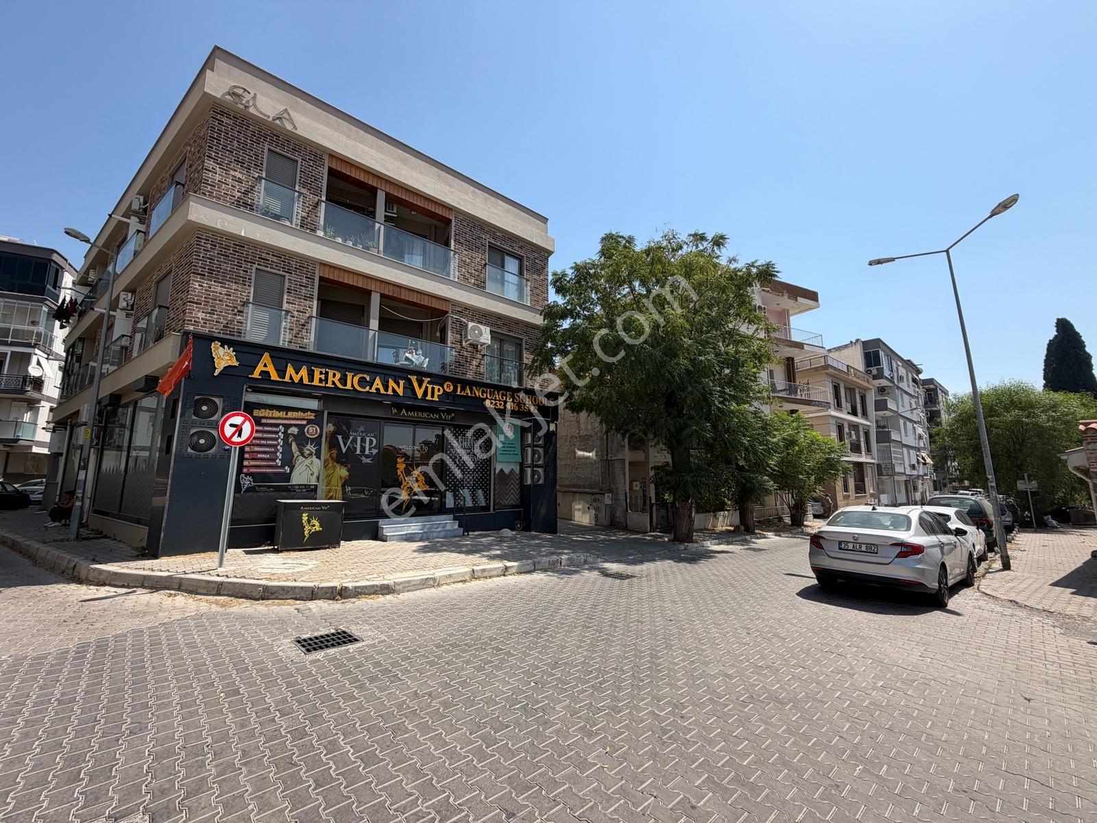 Bornova Erzene Mahallesi'nde Şehrin Merkezinde Satılık Arsa — fotoğraf 3