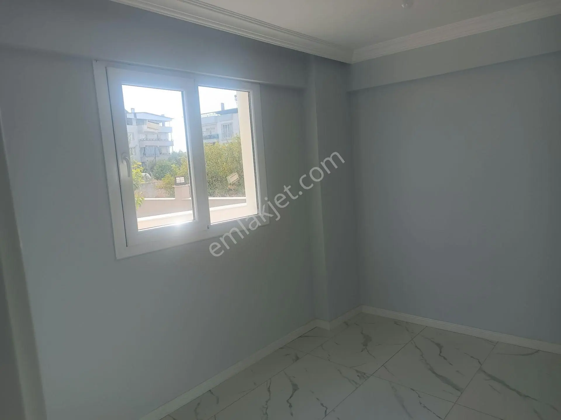 Yeni İnsaat Yeni 1+1 Satılık Daire — fotoğraf 3