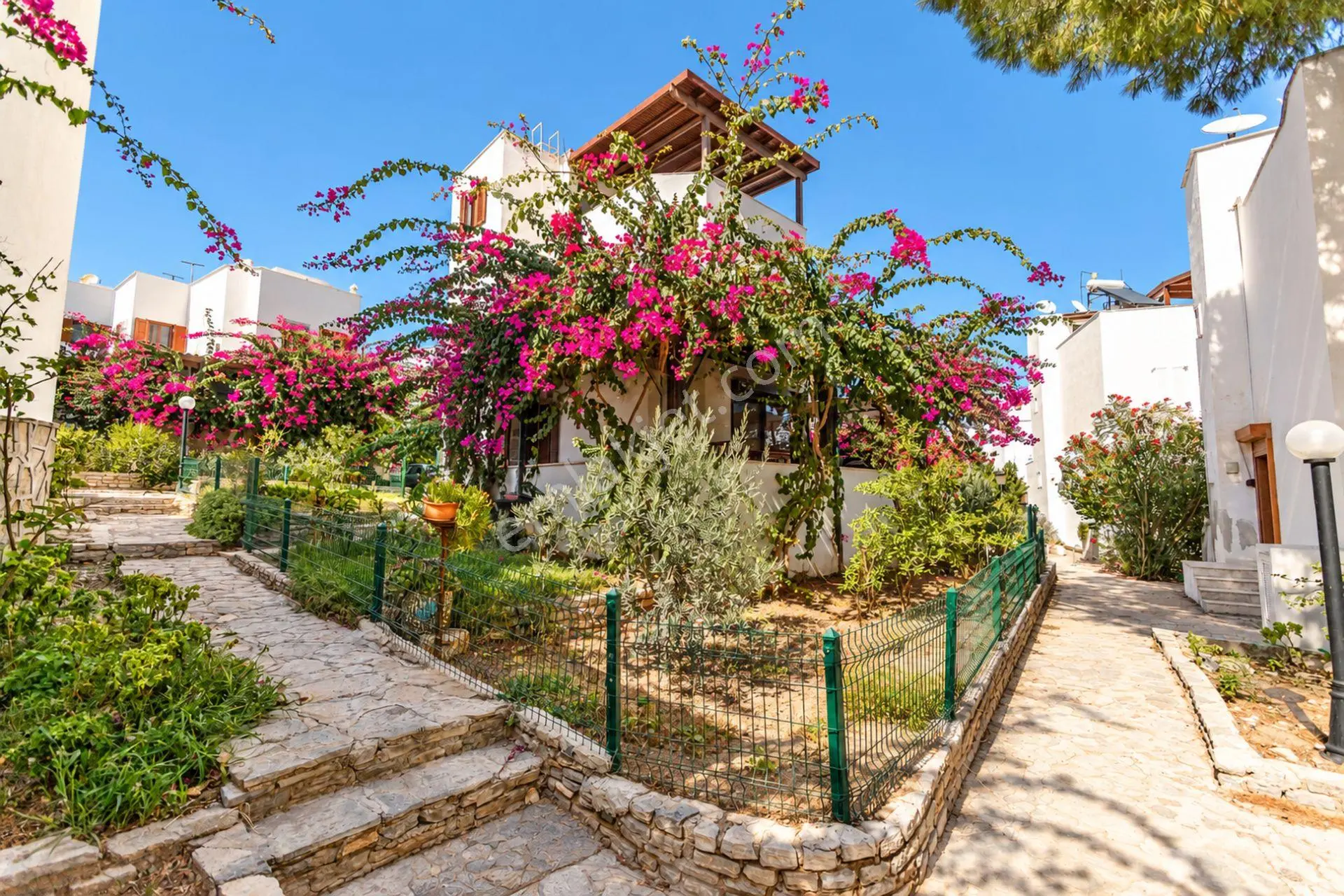 Bodrum Yahşi Beyaz Köşkler Sitesi'nde Denize Düz Ayak Yürüme Mesafesinde Tripleks — fotoğraf 2