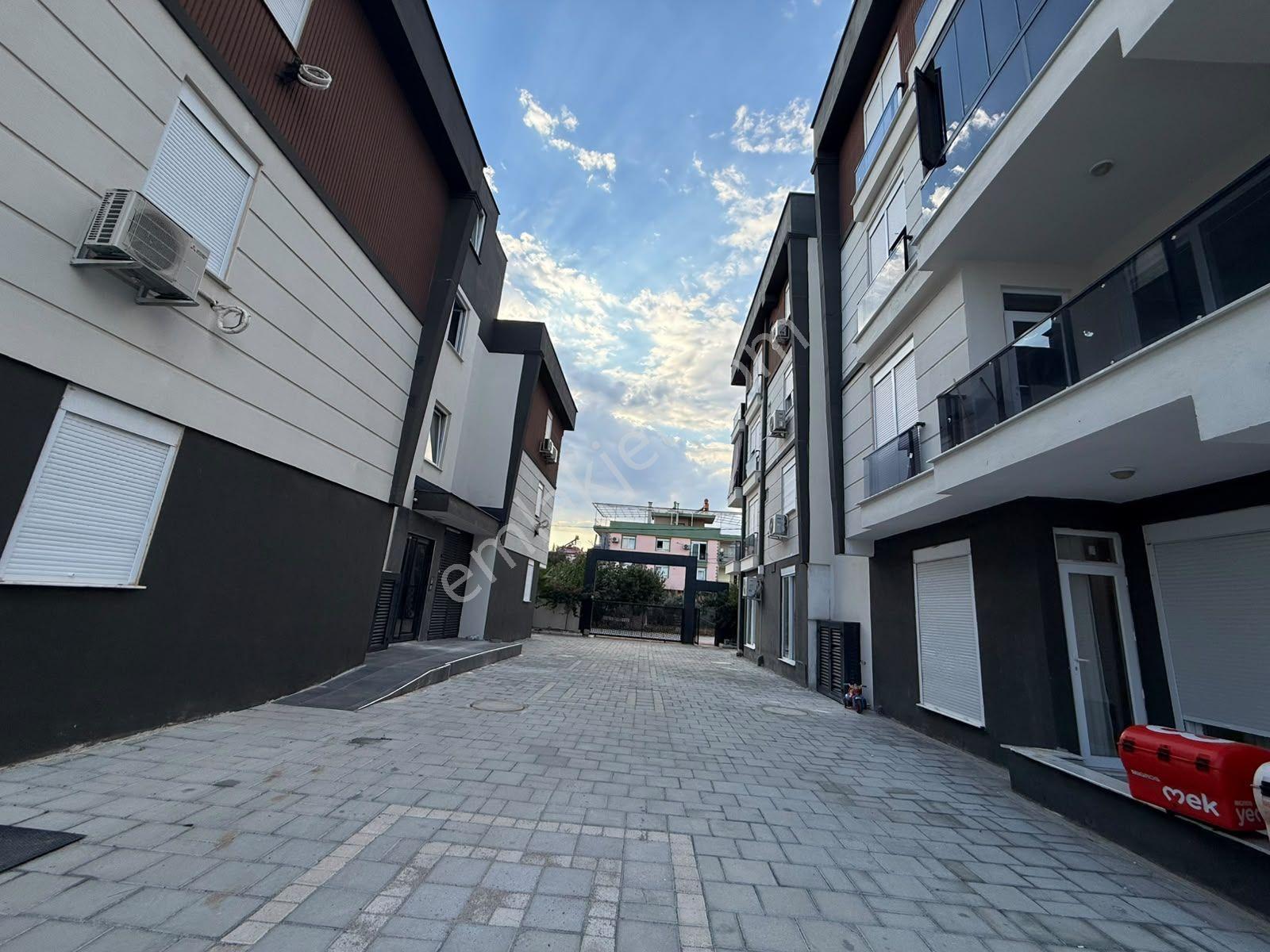 V.mendereste Tramvay Cadde Yakın 1+1 Ara Kat — fotoğraf 3
