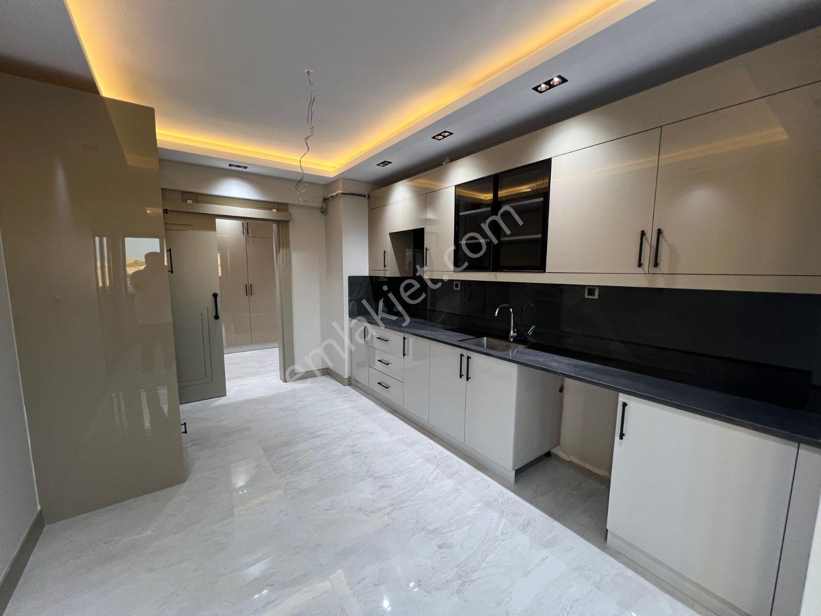 Konumdan İbni Sinada 2.5+1 Satılık Akıllı Daire — fotoğraf 3