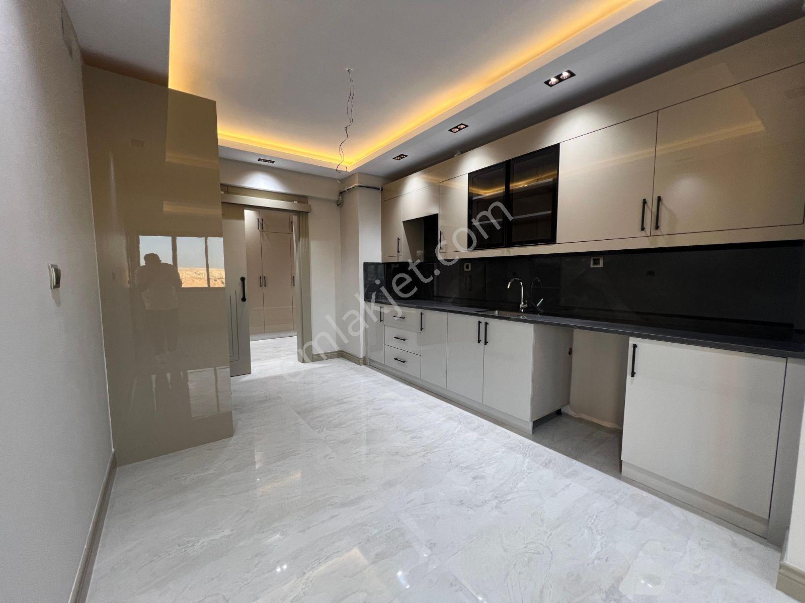 Konumdan İbni Sinada 2.5+1 Satılık Akıllı Daire — fotoğraf 4