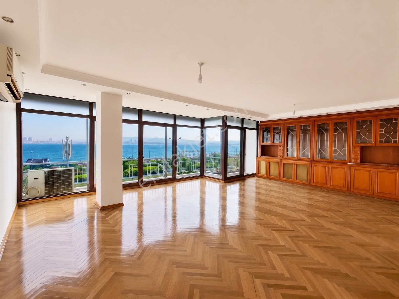 İzmir Karşıyaka Yalısında Full Deniz Manzaralı, Otoparklı 4+1 — fotoğraf 4