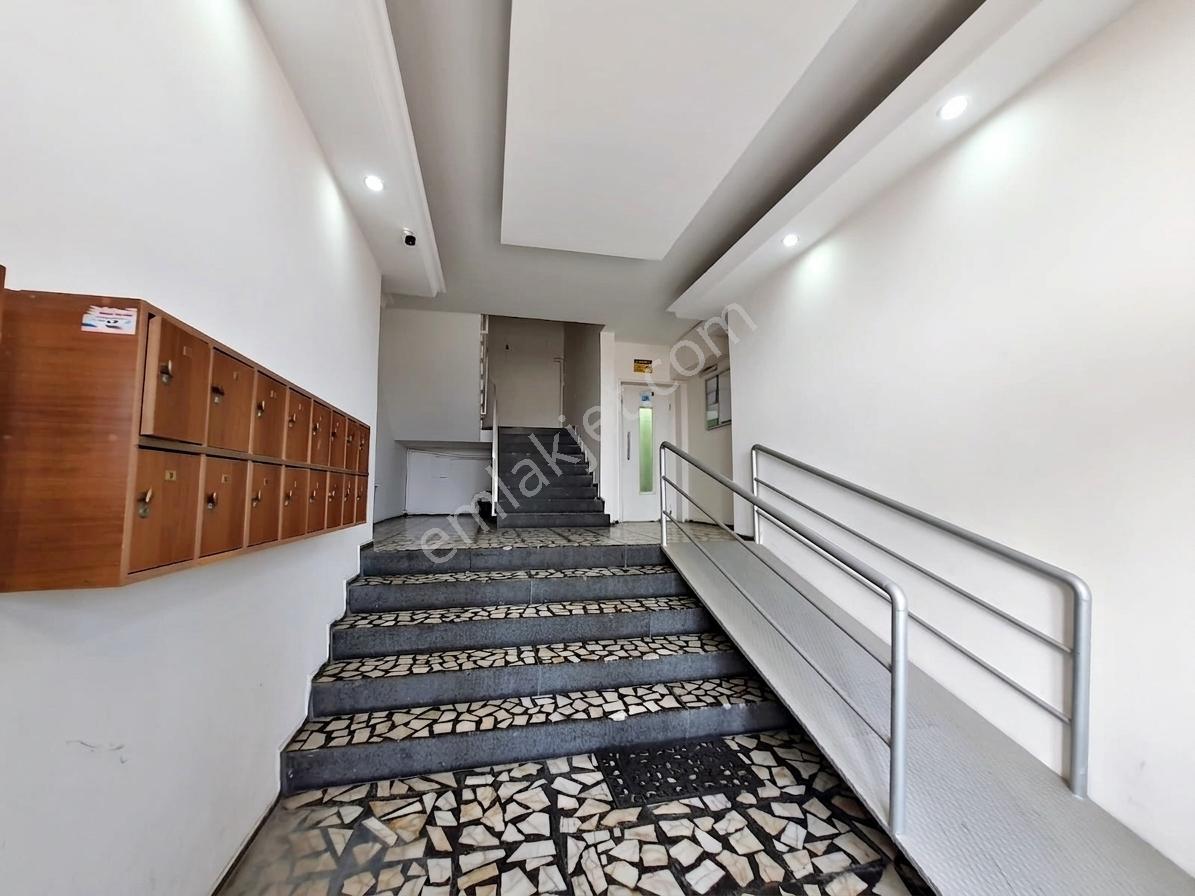 İzmir Karşıyaka Yalısında Full Deniz Manzaralı, Otoparklı 4+1 — fotoğraf 9