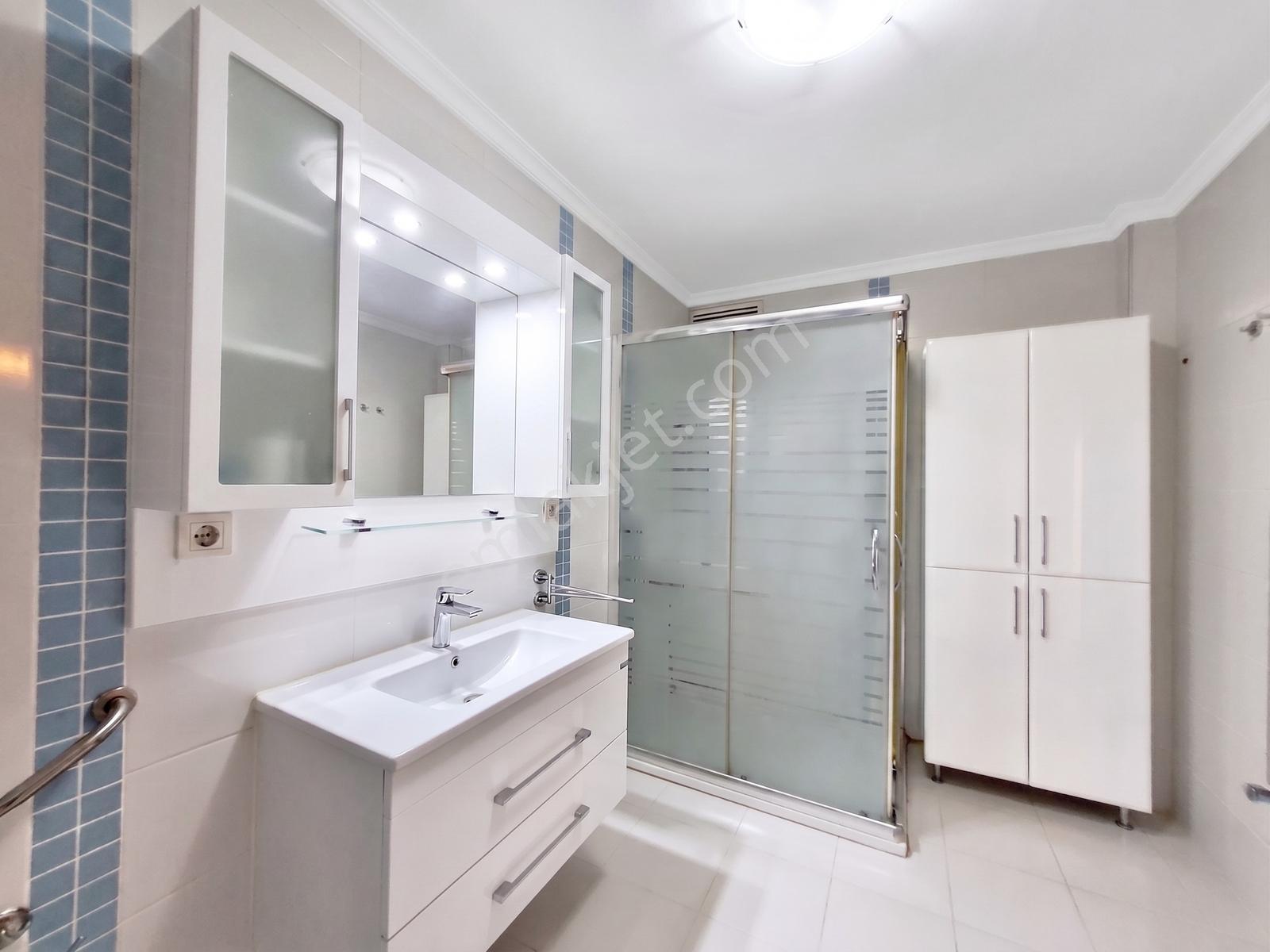 İzmir Karşıyaka Yalısında Full Deniz Manzaralı, Otoparklı 4+1 — fotoğraf 18
