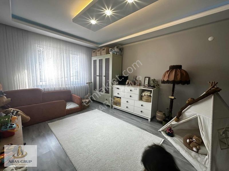 Satılık Müstakil 3 Daireli Ve Bahçeli Bina — fotoğraf 2
