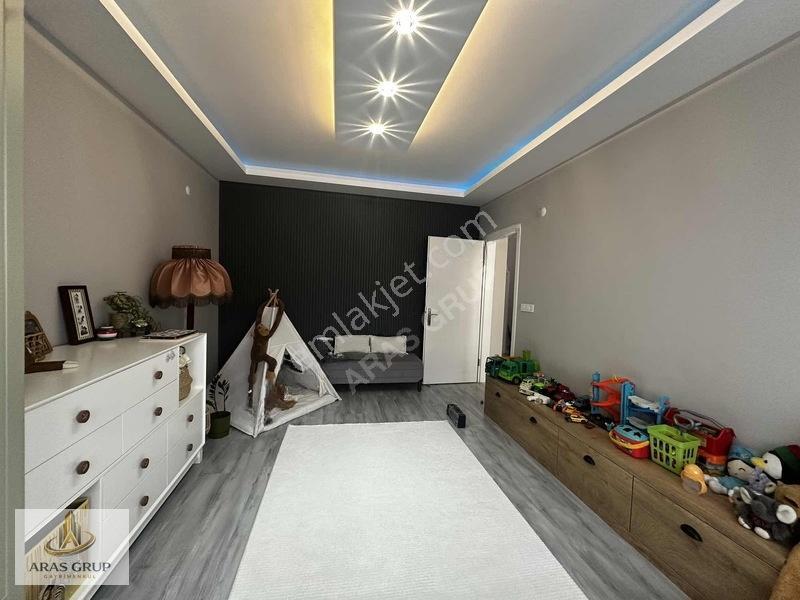 Satılık Müstakil 3 Daireli Ve Bahçeli Bina — fotoğraf 3