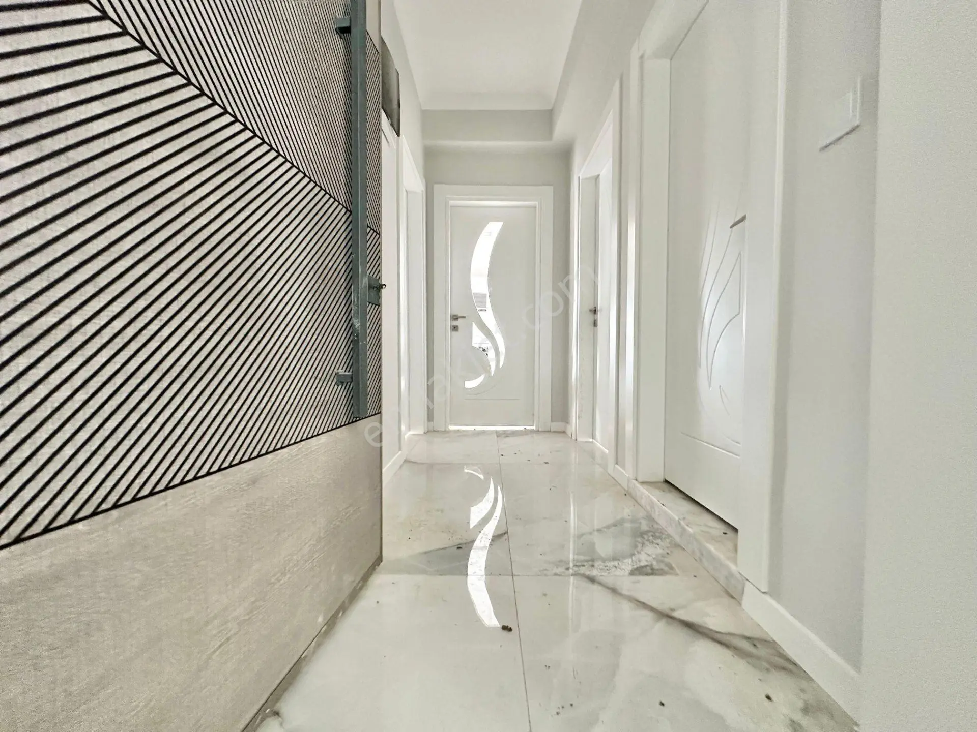 ꧁ay Emlaktan꧂küçükkuyu Mıhlı'da Butik Sitede Denize 300 M Deniz Gören Balkonlu Satılık 2+1 Daire — fotoğraf 16