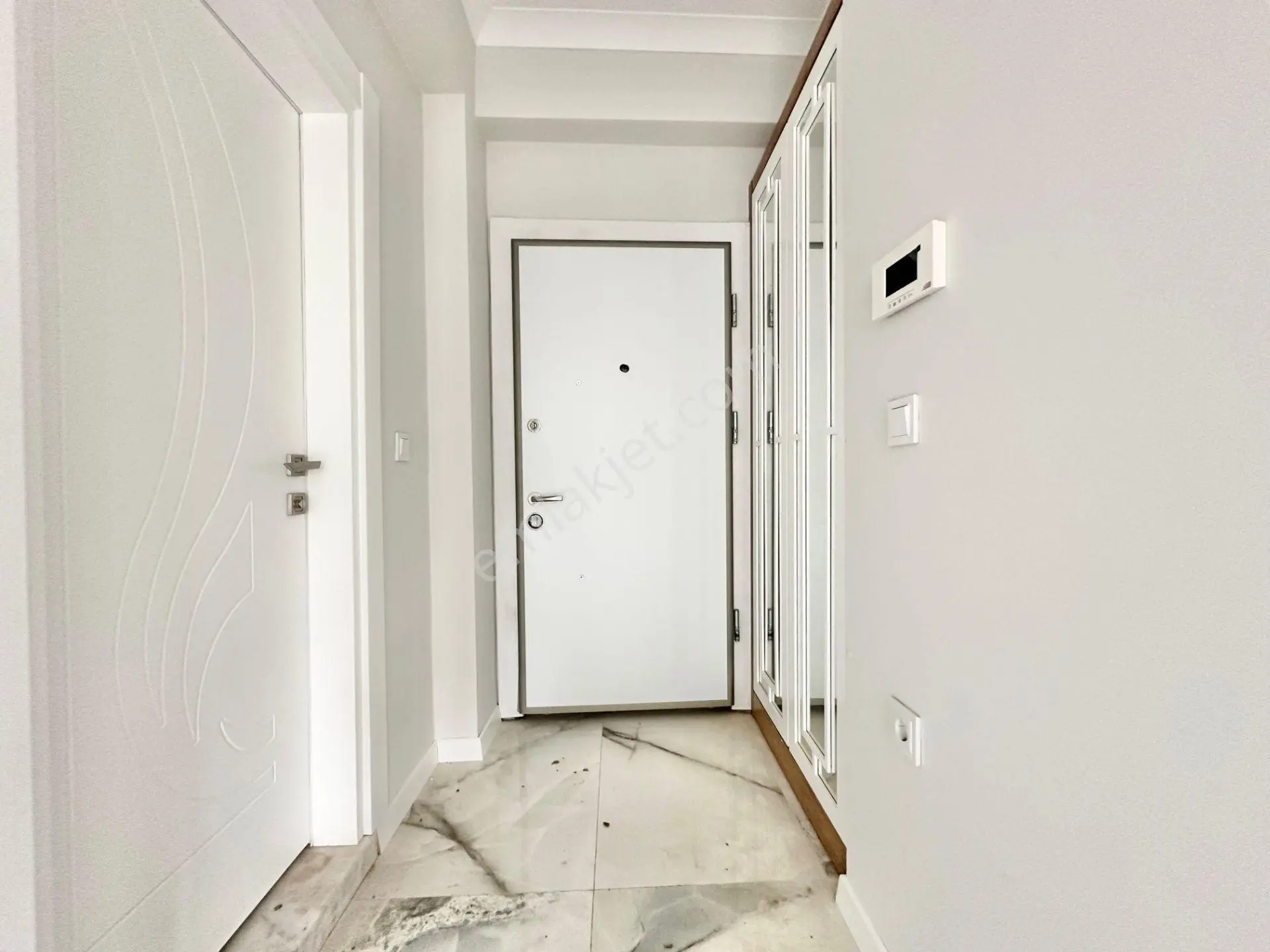 ꧁ay Emlaktan꧂küçükkuyu Mıhlı'da Butik Sitede Denize 300 M Deniz Gören Balkonlu Satılık 2+1 Daire — fotoğraf 22