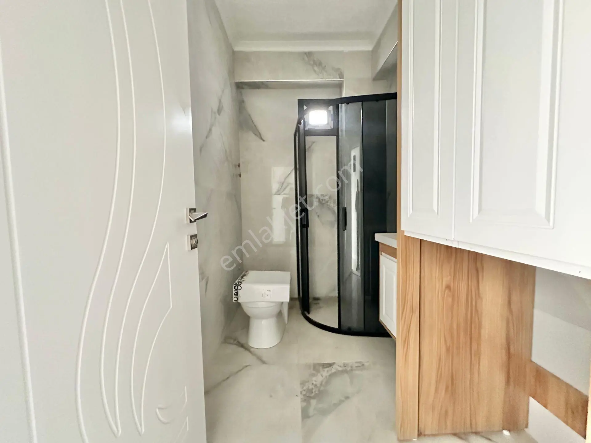 ꧁ay Emlaktan꧂küçükkuyu Mıhlı'da Butik Sitede Denize 300 M Deniz Gören Balkonlu Satılık 2+1 Daire — fotoğraf 23