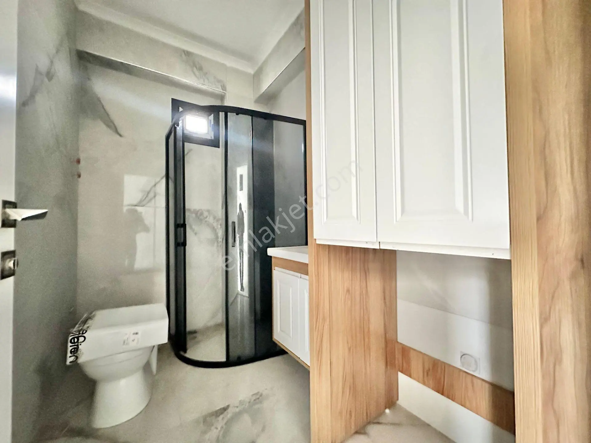꧁ay Emlaktan꧂küçükkuyu Mıhlı'da Butik Sitede Denize 300 M Deniz Gören Balkonlu Satılık 2+1 Daire — fotoğraf 25