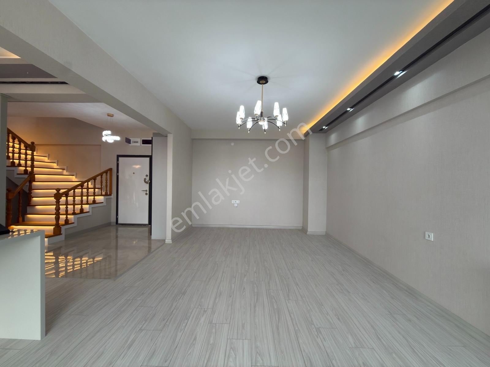 Kuzey'den Pursaklar Merkez'de 5+2 Ultra Lüx Sıfır Asansörlü Da. — fotoğraf 9
