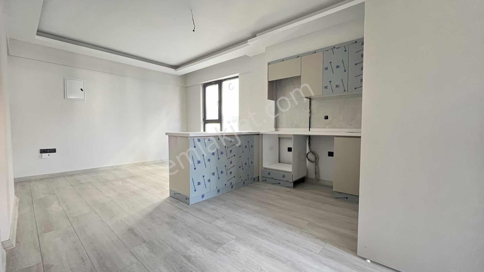 İncek'te /bahçe Kullanımlı/ Bulvar Dibi/ Sıfır 2+1 Daire — fotoğraf 2
