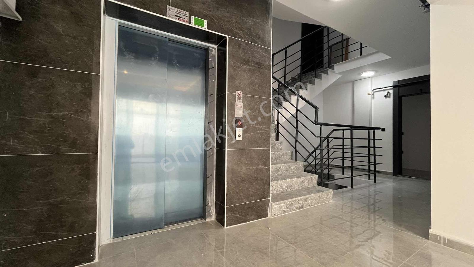 İncek'te /bahçe Kullanımlı/ Bulvar Dibi/ Sıfır 2+1 Daire — fotoğraf 22