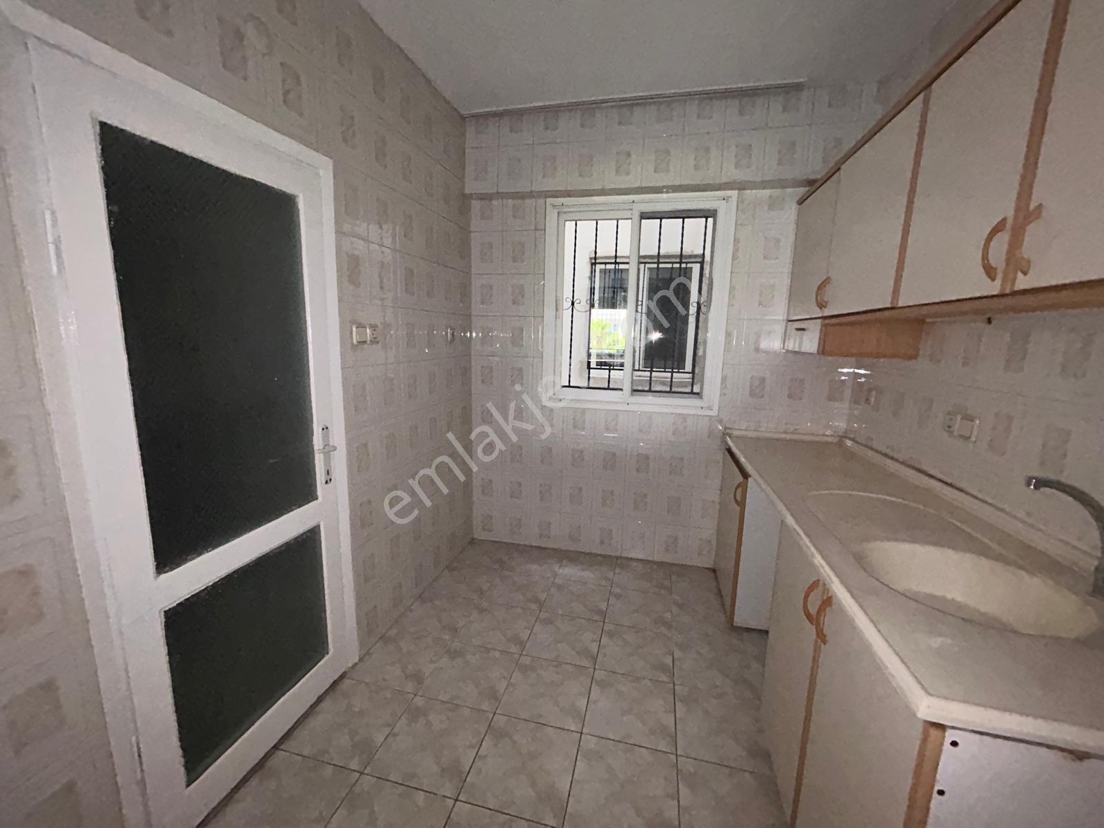 Karşıyaka Atatürk Bulvarı Üzerinde, Çift Cephe, Satlık Boş 3+1 — fotoğraf 11