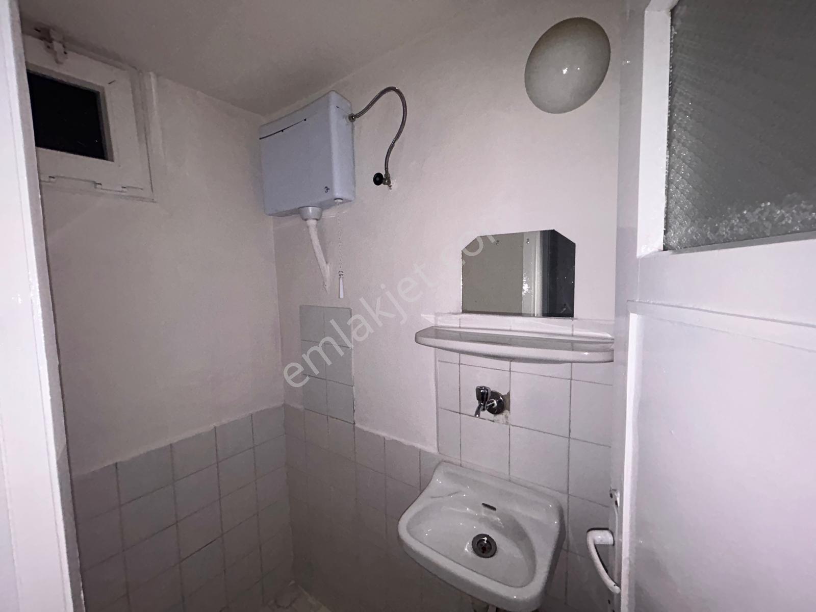 Karşıyaka Atatürk Bulvarı Üzerinde, Çift Cephe, Satlık Boş 3+1 — fotoğraf 21