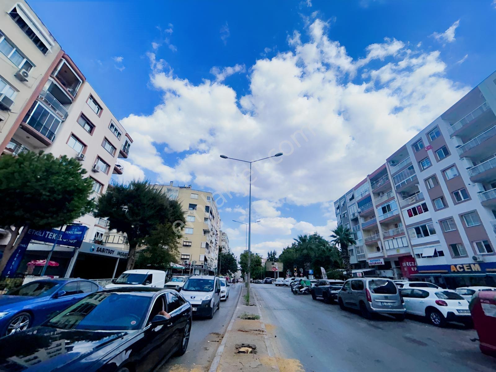 Karşıyaka Atatürk Bulvarı Üzerinde, Çift Cephe, Satlık Boş 3+1 — fotoğraf 25