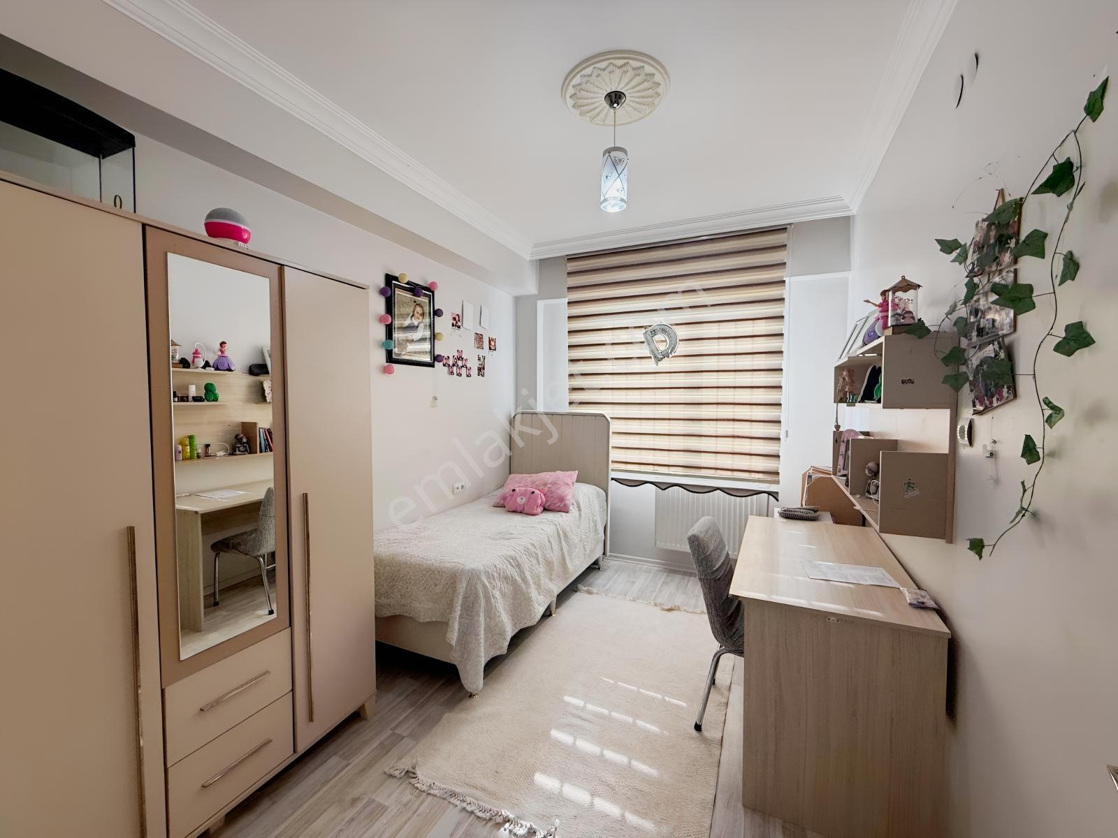 Millet Bahçesi Civarı Acil Satılık Bakımlı 3+1 Daire — fotoğraf 5