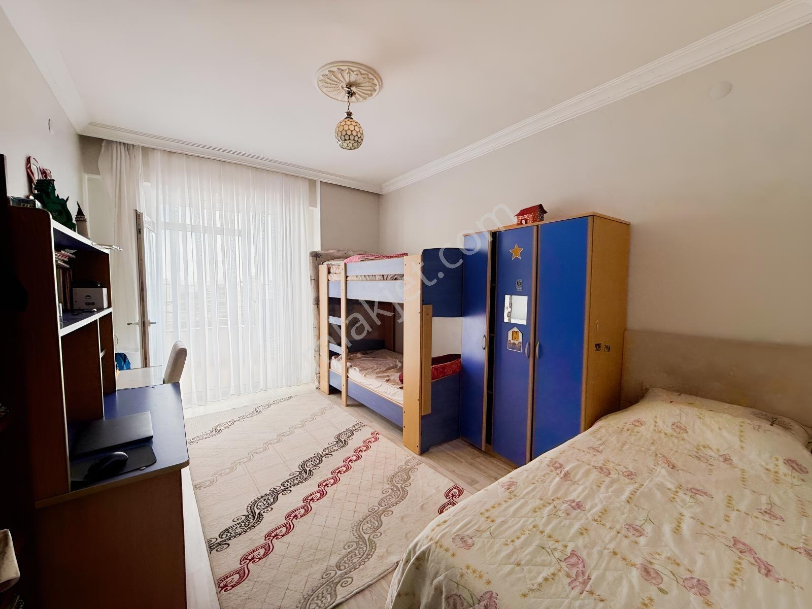 Millet Bahçesi Civarı Acil Satılık Bakımlı 3+1 Daire — fotoğraf 6