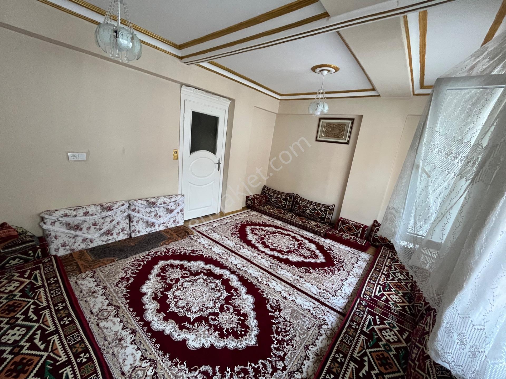 Küçükçekmece Mehmet Akif'te Teraslı 3+1 Dubleks Daire — fotoğraf 2