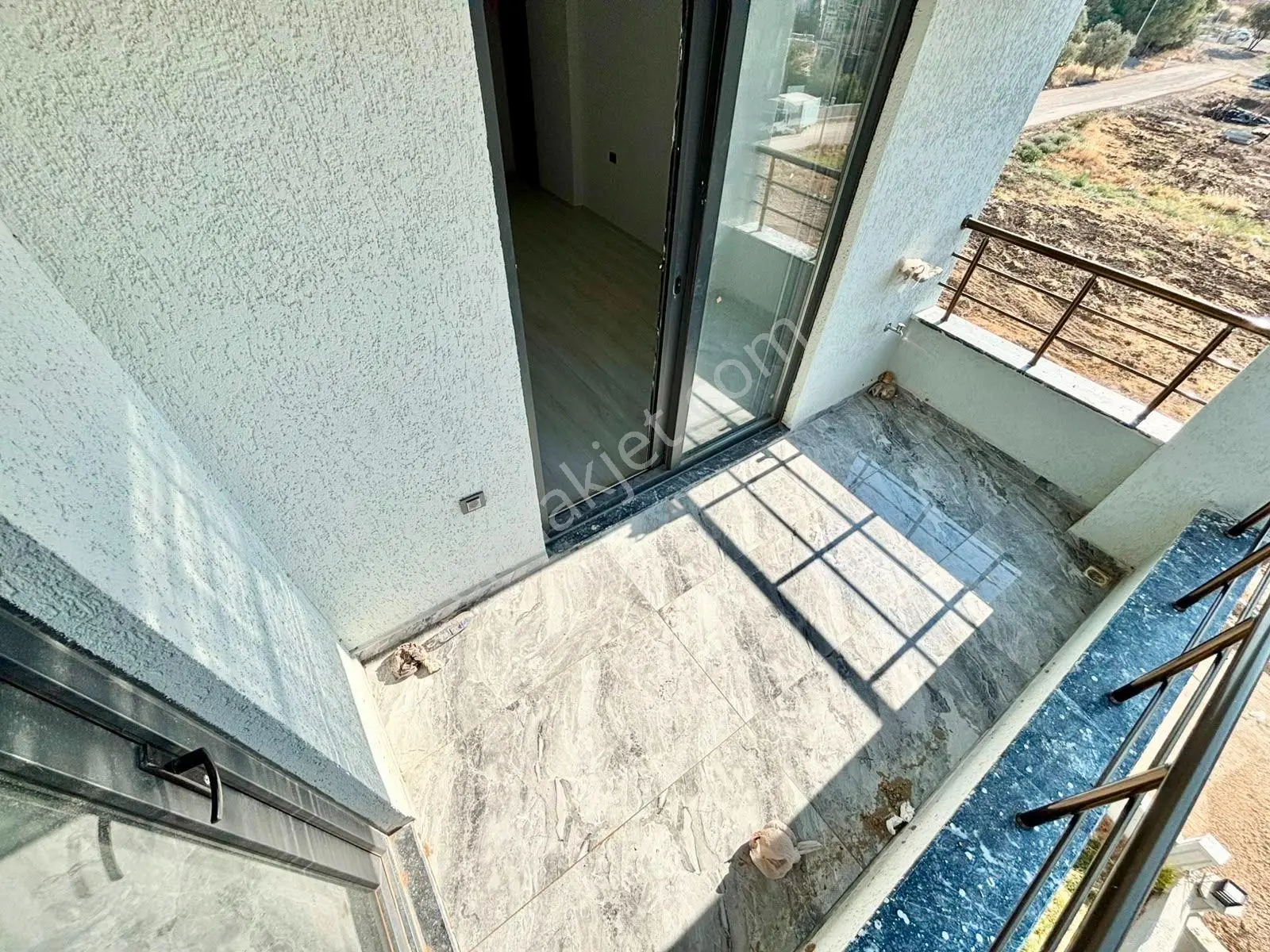 ꧁ay Emlaktan꧂burhaniye Bademalanında Muhteşem Konumlu Arakat Ön Cephe Satılık 1+1 Ultra Lüks Daire — fotoğraf 13
