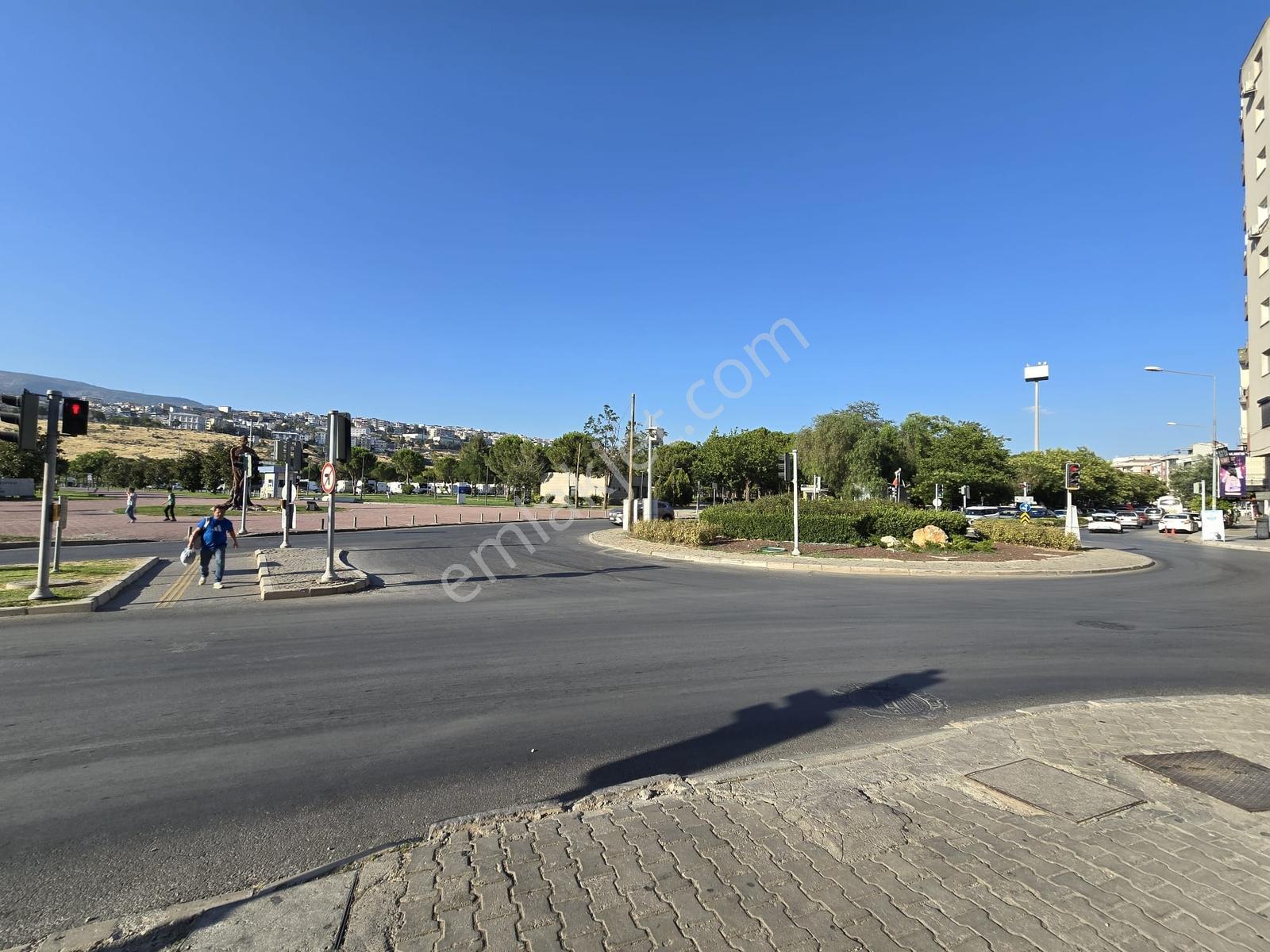 Yzb İbrahim Cd Aşık Veysel Karşısı Bakımlı Manzaralı 3+1 Satılık — fotoğraf 3