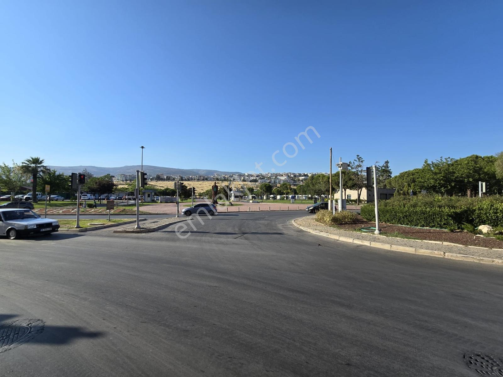 Yzb İbrahim Cd Aşık Veysel Karşısı Bakımlı Manzaralı 3+1 Satılık — fotoğraf 8