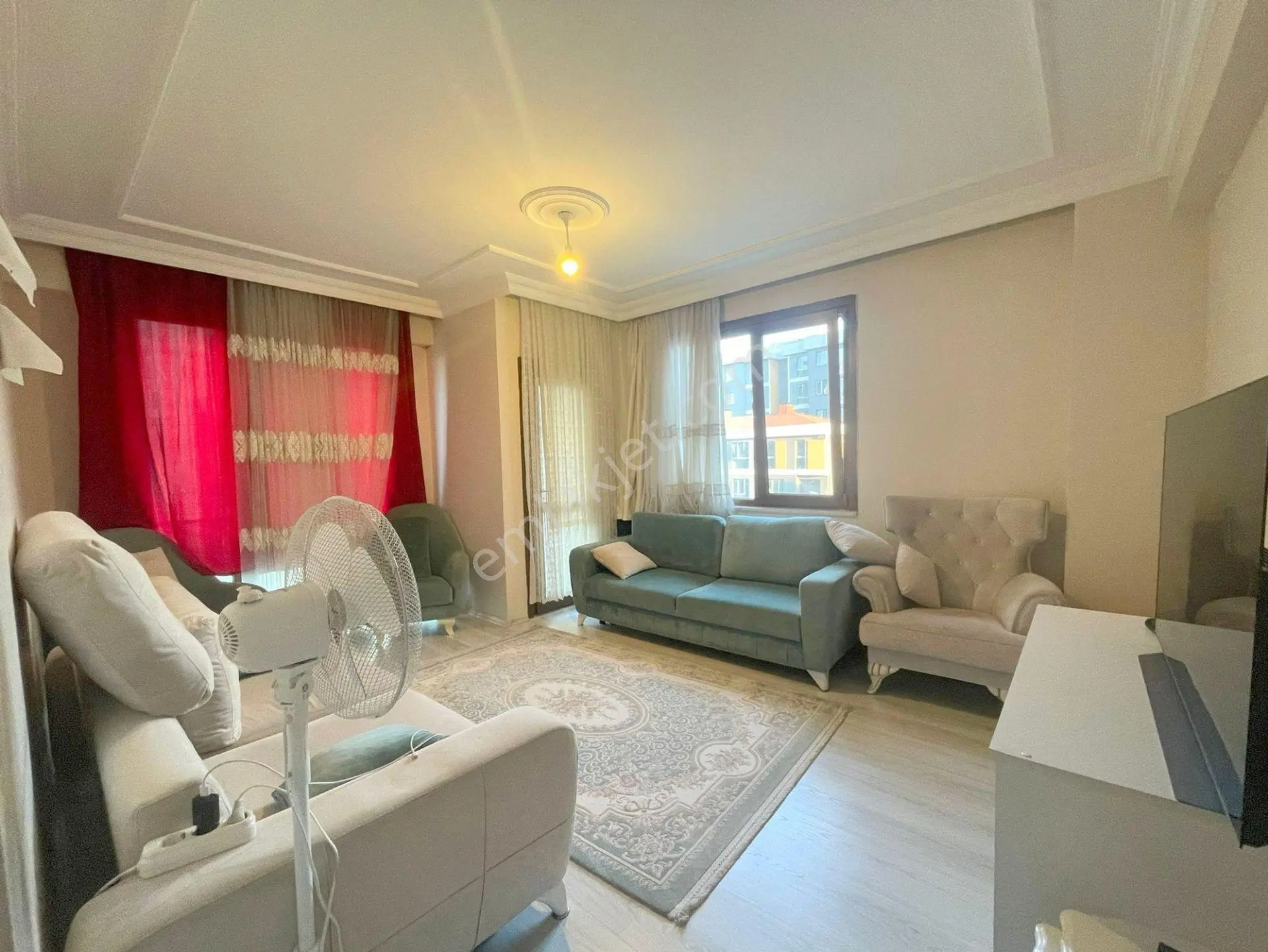 Mertcan'dan Metroya Yürüme 6dk Balkonlu Ara Kat 2+1 Daire — fotoğraf 2