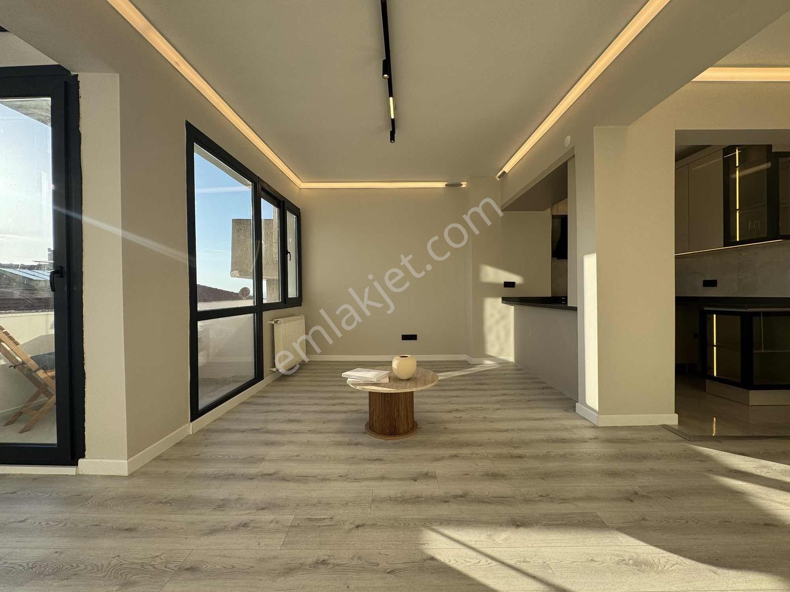 Msg'den Mithatpaşa Cadde Yakını Deniz Gören Arakat 3+1 Lüx Daire — fotoğraf 3